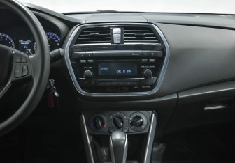 Подержанный автомобиль Suzuki SX4 Hatchback 2021 года (7 фото)