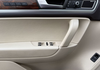 Подержанный автомобиль Volkswagen Touareg 2013 года (13 фото)