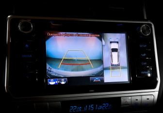 Подержанный автомобиль Toyota Land Cruiser Prado 2019 года (25 фото)