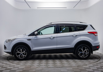 Подержанный автомобиль Ford Kuga 2013 года (2 фото)