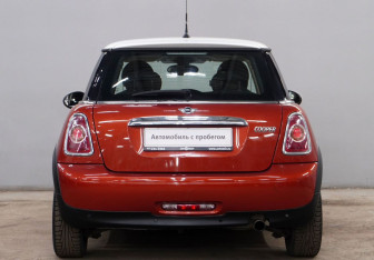Подержанный автомобиль MINI Hatch 2013 года (7 фото)