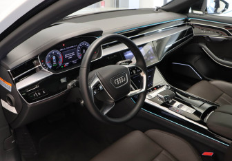 Подержанный автомобиль Audi A8 2021 года (7 фото)
