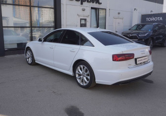 Подержанный автомобиль Audi A6 Sedan 2015 года (7 фото)