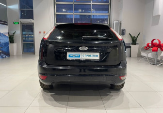 Подержанный автомобиль Ford Focus Sedan 2008 года (5 фото)