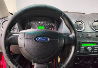 Подержанный автомобиль Ford Fusion 2008 года (14 фото)