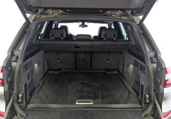 Подержанный автомобиль BMW X5 2021 года (10 фото)