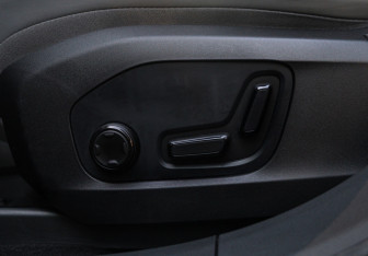 Подержанный автомобиль Zeekr 001 2022 года (17 фото)