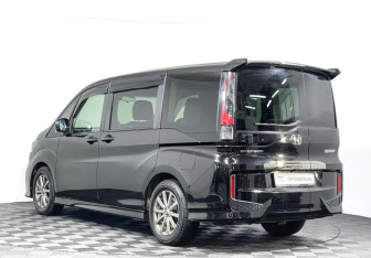 Подержанный автомобиль Honda Stepwgn 2018 года (6 фото)