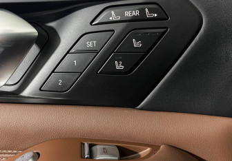Подержанный автомобиль BMW X7 2022 года (18 фото)