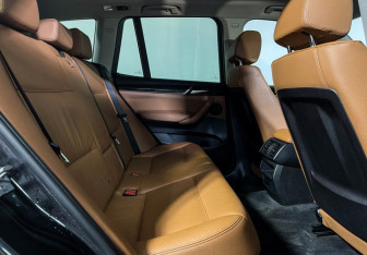 Подержанный автомобиль BMW X3 2017 года (14 фото)