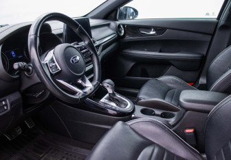 Подержанный автомобиль Kia Cerato Sedan 2021 года (9 фото)
