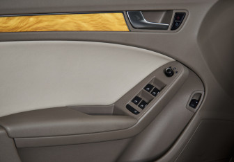 Подержанный автомобиль Audi A4 Sedan 2008 года (15 фото)