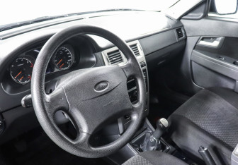 Подержанный автомобиль LADA (ВАЗ) Priora Hatchback 2012 года (7 фото)