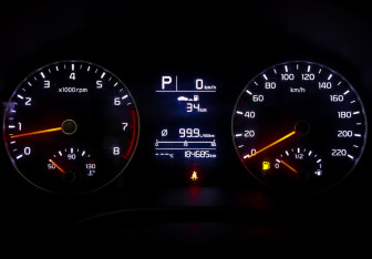 Подержанный автомобиль Kia Rio Hatchback 2021 года (13 фото)