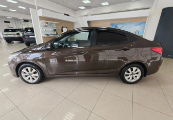 Подержанный автомобиль Hyundai Solaris Sedan 2016 года (8 фото)