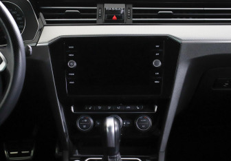 Подержанный автомобиль Volkswagen Passat Wagon 2019 года (8 фото)