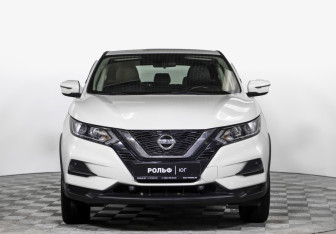 Подержанный автомобиль Nissan Qashqai 2021 года (2 фото)