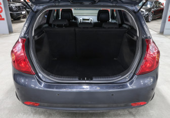 Подержанный автомобиль Kia Ceed Hatchback 2009 года (10 фото)