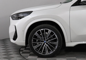 Новый BMW X1 2026 (8 фото)
