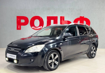Подержанный автомобиль Kia Ceed Wagon 2009 года (9 фото)