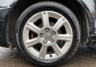 Подержанный автомобиль Audi A3 Hatchback 2010 года (9 фото)