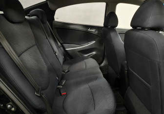 Подержанный автомобиль Hyundai Solaris Sedan 2011 года (13 фото)