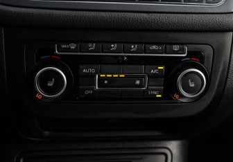 Подержанный автомобиль Volkswagen Tiguan 2013 года (20 фото)