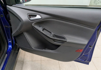 Подержанный автомобиль Ford Focus Wagon 2017 года (18 фото)