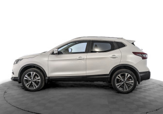 Подержанный автомобиль Nissan Qashqai 2020 года (8 фото)