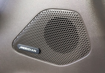 Подержанный автомобиль Jaguar F-Pace 2019 года (28 фото)