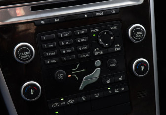 Подержанный автомобиль Volvo XC60 2010 года (14 фото)