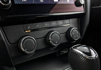 Подержанный автомобиль Skoda Octavia Liftback 2020 года (21 фото)