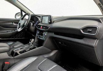 Подержанный автомобиль Hyundai Santa Fe 2019 года (10 фото)