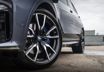 Подержанный автомобиль BMW X7 2021 года (3 фото)