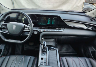 Подержанный автомобиль FAW Bestune T55 2023 года (9 фото)