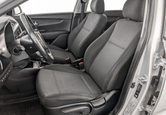 Подержанный автомобиль Kia Rio Hatchback 2021 года (20 фото)