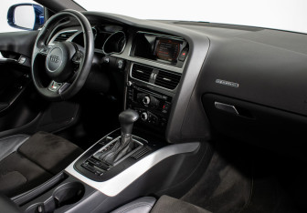 Подержанный автомобиль Audi A5 Coupe 2014 года (10 фото)
