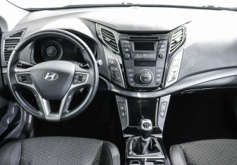 Подержанный автомобиль Hyundai i40 Sedan 2015 года (7 фото)