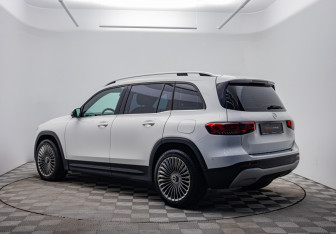 Подержанный автомобиль Mercedes-Benz GLB 2021 года (7 фото)
