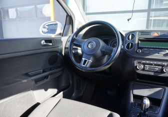 Подержанный автомобиль Volkswagen Golf Plus 2011 года (13 фото)