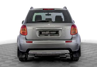 Подержанный автомобиль Suzuki SX4 Hatchback 2013 года (6 фото)