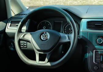 Подержанный автомобиль Volkswagen Caddy Compactvan 2020 года (14 фото)