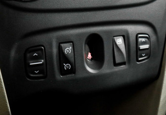 Подержанный автомобиль Renault Logan Sedan 2016 года (13 фото)