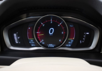 Подержанный автомобиль Volvo XC70 2013 года (12 фото)
