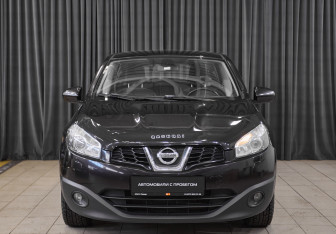 Подержанный автомобиль Nissan Qashqai 2012 года (2 фото)