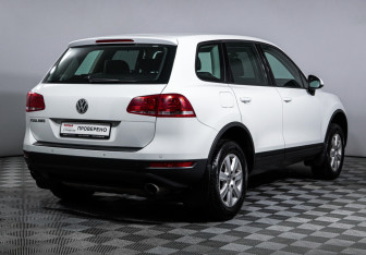 Подержанный автомобиль Volkswagen Touareg 2013 года (5 фото)