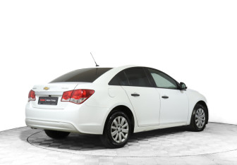 Подержанный автомобиль Chevrolet Cruze Sedan 2014 года (5 фото)