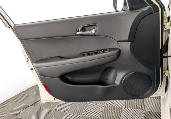 Подержанный автомобиль Hyundai i30 Hatchback 2011 года (19 фото)