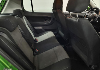 Подержанный автомобиль Skoda Fabia Hatchback 2013 года (12 фото)