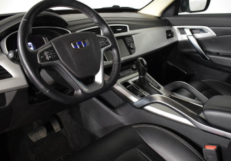 Подержанный автомобиль Geely Atlas 2018 года (8 фото)